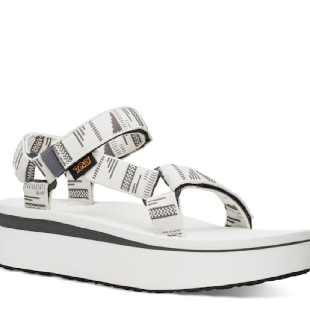 Like new Teva Flatform Universal wedge White/Grey Geometric Print
